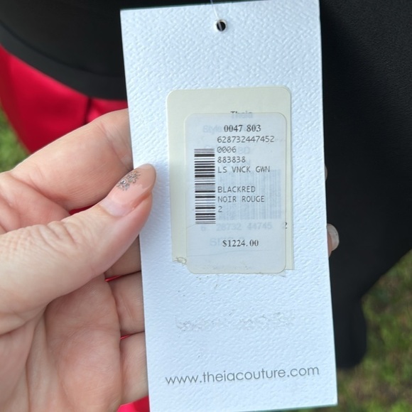 Theia V-Neck Long Sleeve Embellished Waist Box Pleat Crepe Mikado Gown, size 2 - Picture 9 of 12